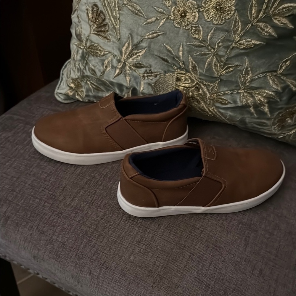 London Fog Tan Slip-On Dress Shoes